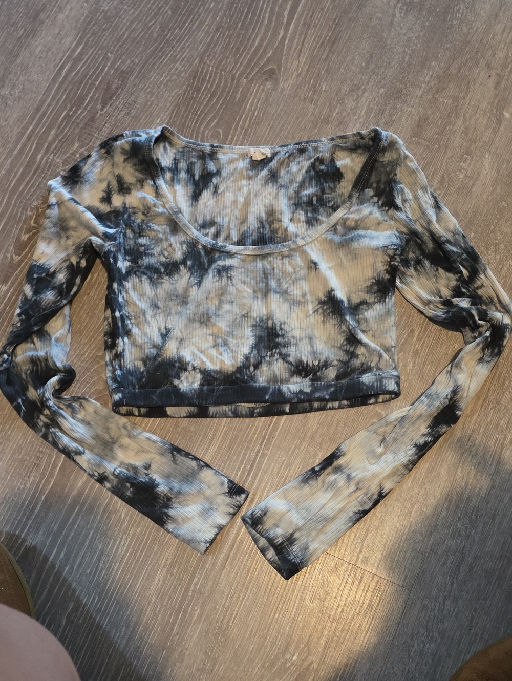 Garage Blue & White Tie-Dye Ribbed Long Sleeve Crop Top